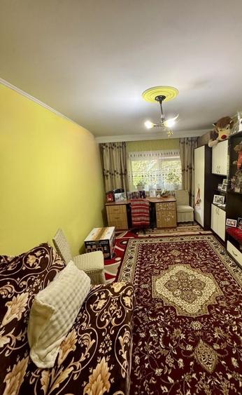 Apartament 2 camere decomandat Poarta 6 - 8