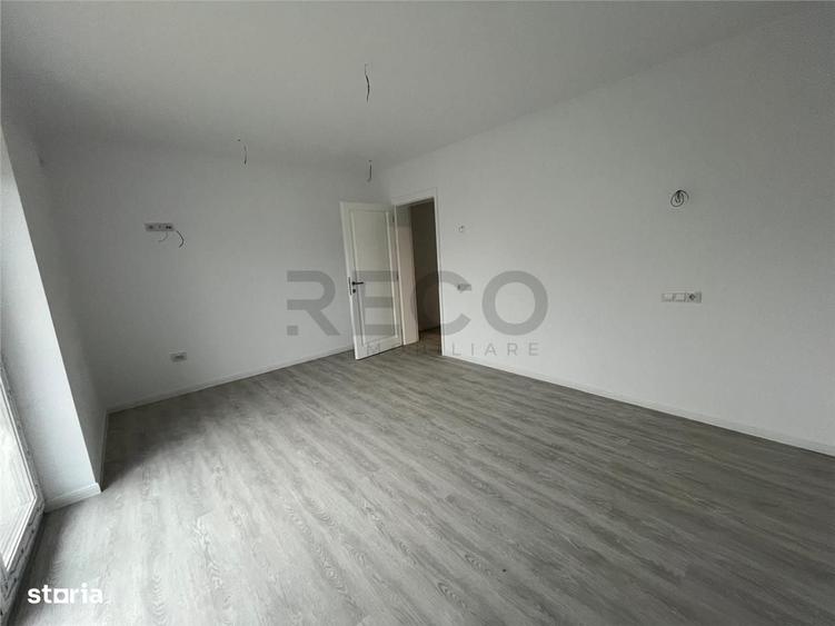 Casă cu 4 camere în Rontău