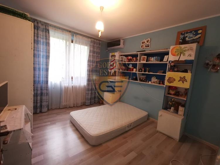 Apartament cu 4 camere decomandat, mobilat în City Park Mall