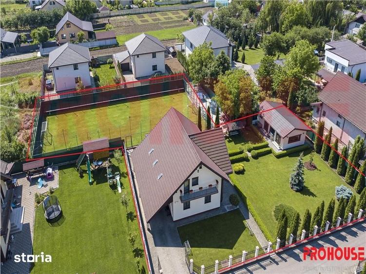 Casă cu 5 camere cu Teren 1813 Mp în Hemeiuș
