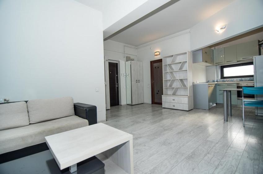 Apartament cu 2 camere decomandat, mobilat în Central