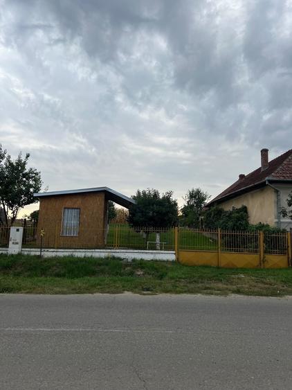 Teren de 2000 mp, în Exterior Vest