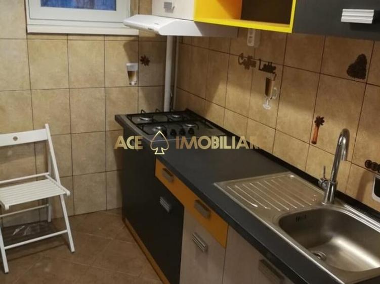 Apartament cu 2 camere semidecomandat, mobilat în Berceni
