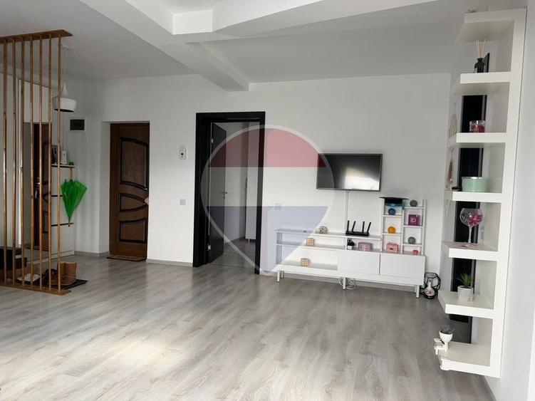Apartament mobilat si utilat, loc de parcare, Sanpetru! - 9