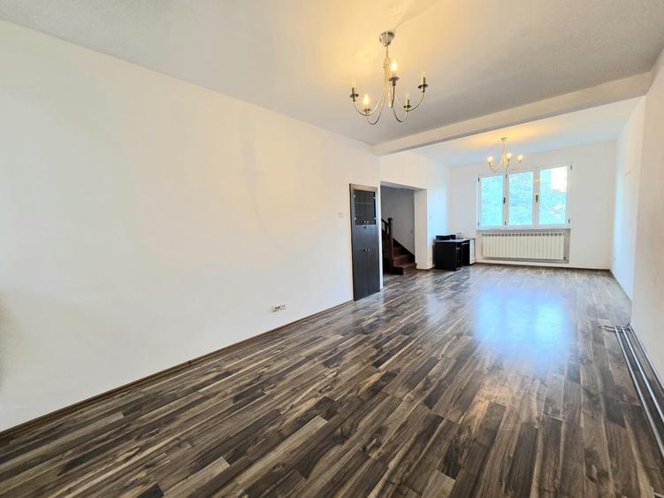 Apartament cu 6 camere nedecomandat, mobilat în Moșilor