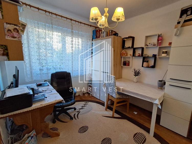 Apartament cu 3 camere semidecomandat, mobilat în Micro 16