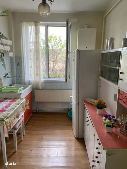 Apartament de vanzare cu 3 camere zona Micro 1 - 4