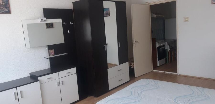 Garsonieră decomandată în Central