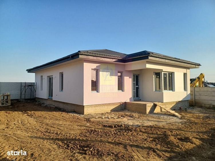 Casă cu 4 camere în Dragomirești-Vale