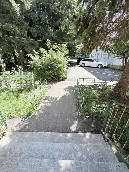Apartament cu 2 camere semidecomandat, mobilat în Central