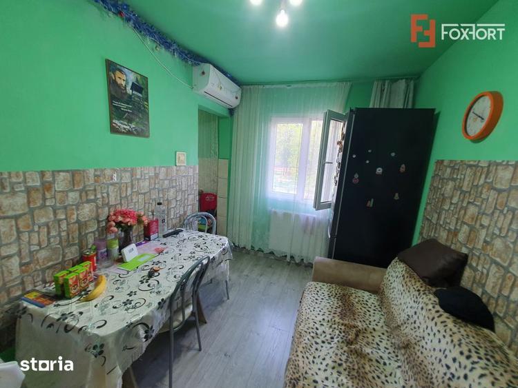 Apartament 4 camere, etaj 1, centrala proprie, zona Dacia - 1