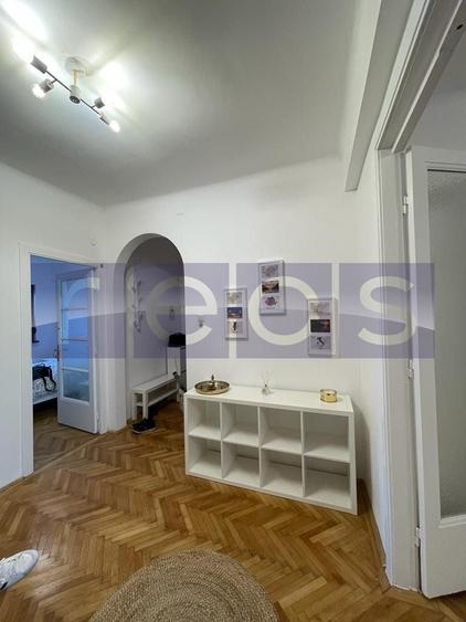 Apartament cu 4 camere decomandat în Armeneasca