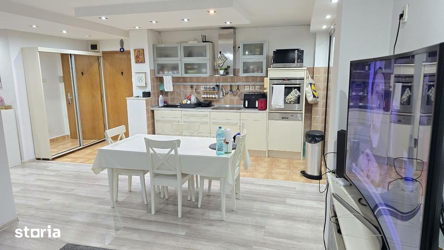 Apartament cu 3 camere decomandat în Mărăști