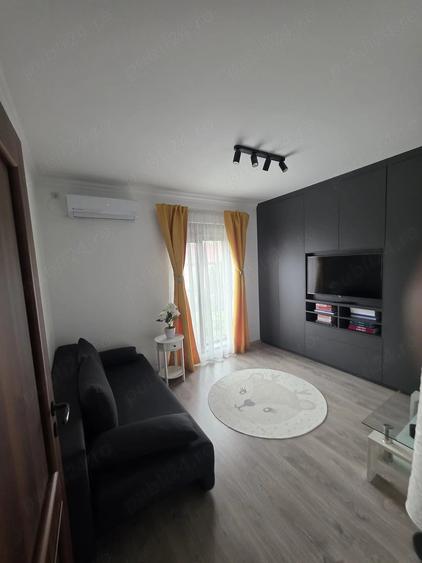 Apartament cu 3 camere decomandat în Giroc