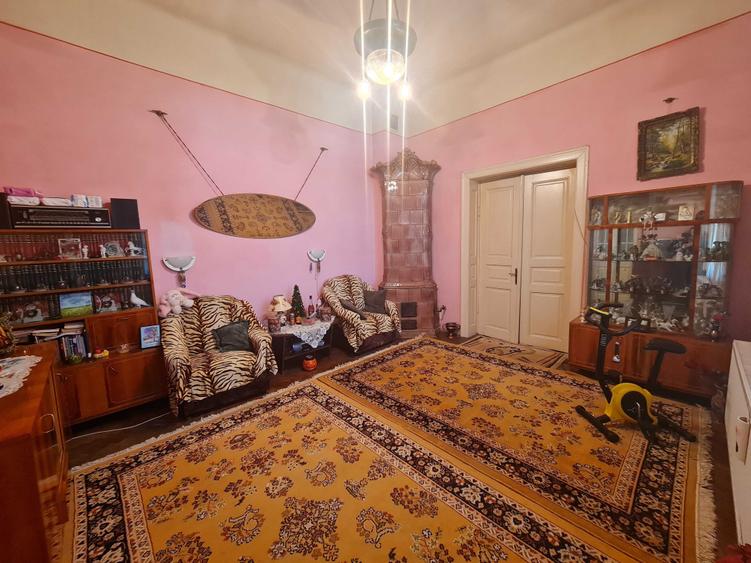 Casă cu 2 camere în Central