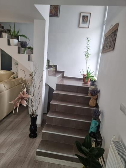 Casă individuală cu 5 camere cu Canalizare în Frătăuții Vechi