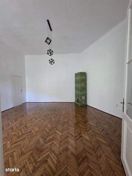 Apartament cu 2 camere, mobilat în Central
