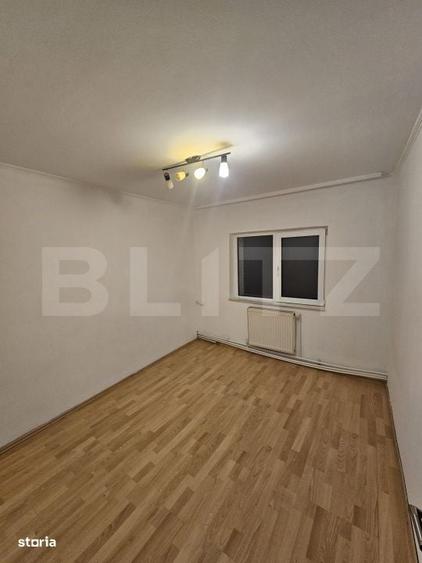 Apartament cu 4 camere în Roșu