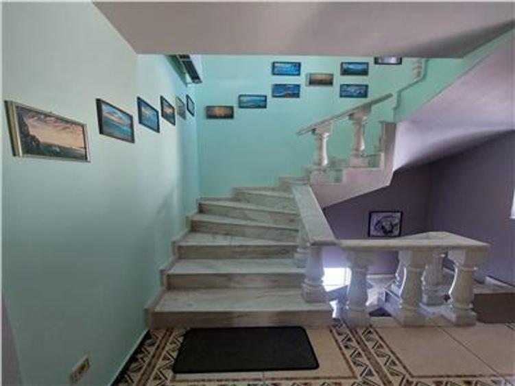 Casă individuală cu 4 camere cu Canalizare în Central