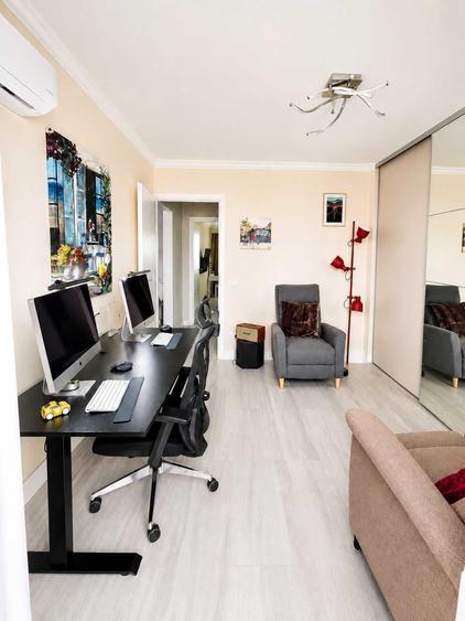 Apartament cu 3 camere semidecomandat în Titan
