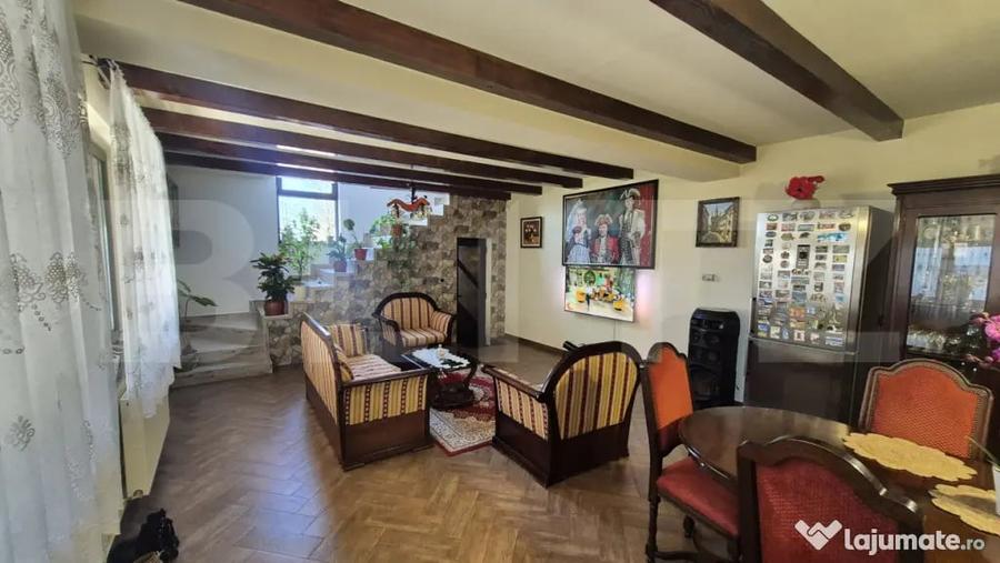 Casă cu 5 camere cu Teren 1487 Mp în Lazuri