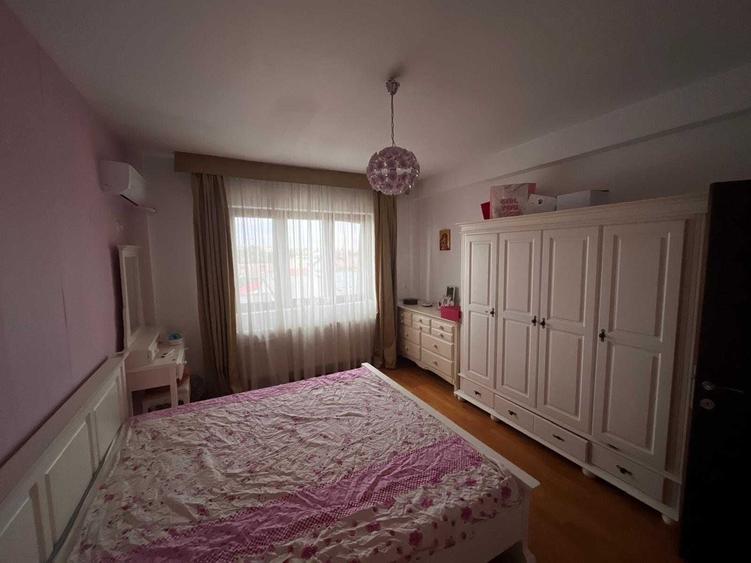 Apartament cu 3 camere decomandat în Grivița