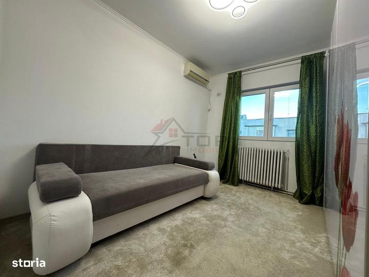 Apartament cu 3 camere decomandat în Central