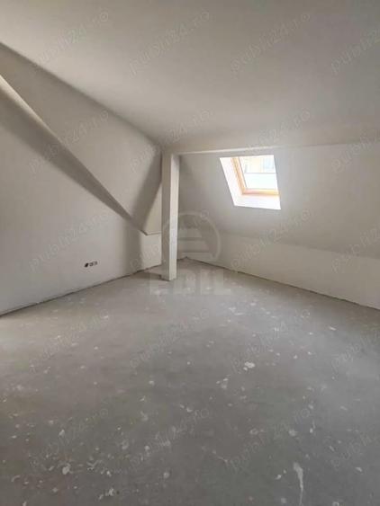 Apartament cu 3 camere semidecomandat în Sud