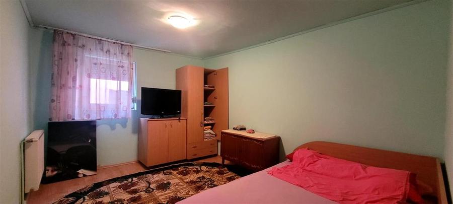 Casă cu 5 camere cu Teren 3316 Mp în Felcheriu