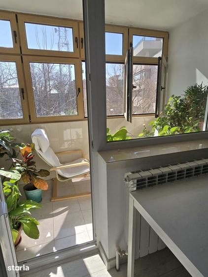 Apartament cu 4 camere semidecomandat în Central