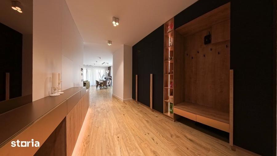 Apartament cu 5 camere decomandat, mobilat în Dacia