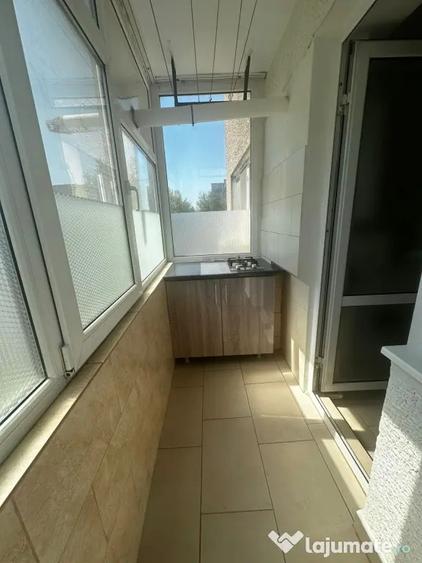 Garsonieră decomandată, mobilată în Central
