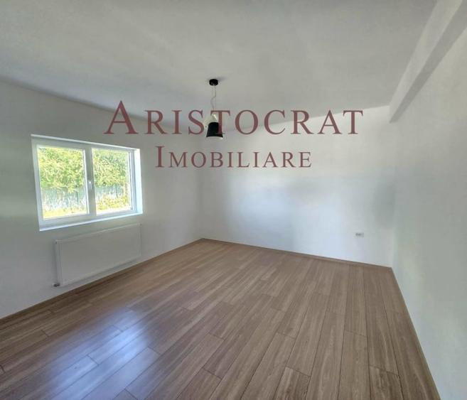 Casă cu 5 camere cu Teren 480 Mp în Corbeanca