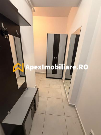 Apartament cu 3 camere semidecomandat, mobilat în Moșilor