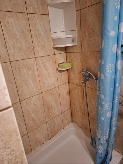 Garsonieră decomandată în Baba Novac