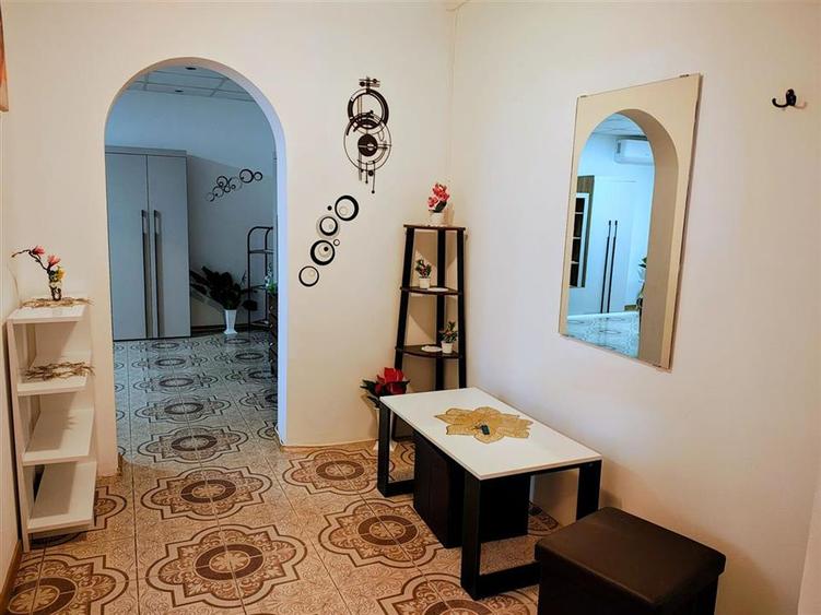 Apartament cu 2 camere decomandat, mobilat în Alexandru cel Bun