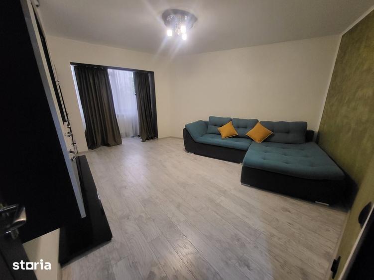 Apartament cu 2 camere decomandat în Micro 20