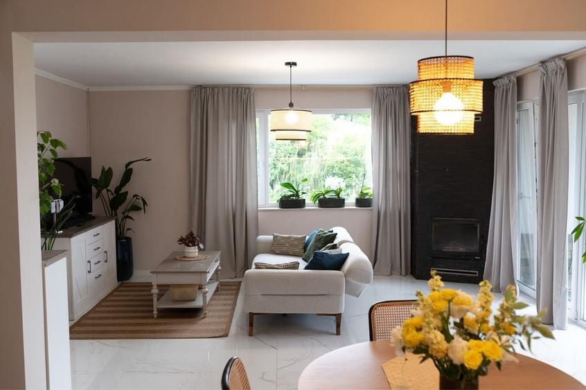 Apartament cu 4 camere decomandat în Exterior Vest