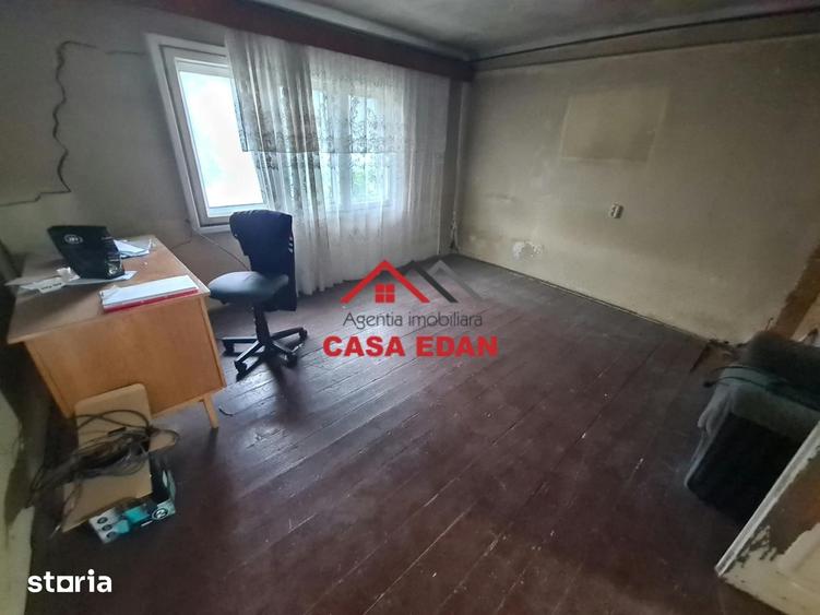 Casă cu 3 camere cu Teren 1000 Mp în Bănești
