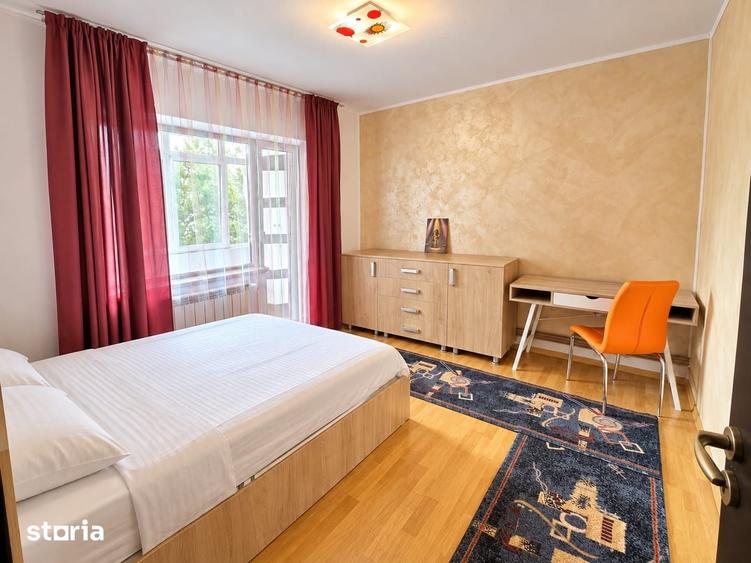 Apartament cu 3 camere în Podu Roș