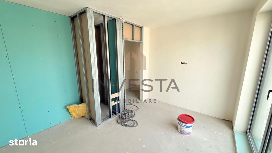 Apartament cu 4 camere semidecomandat în Între Lacuri