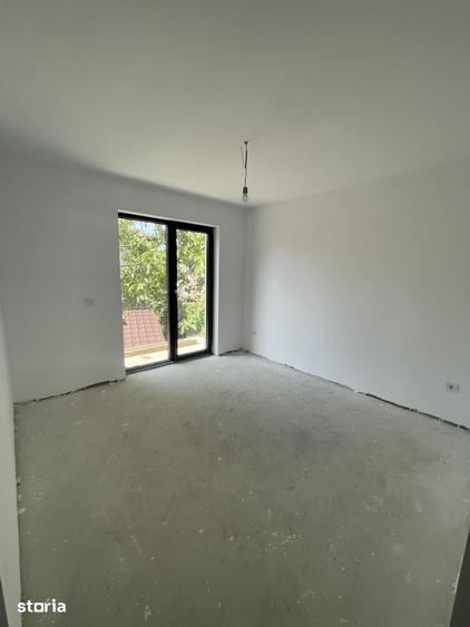 Casă cu 4 camere cu Teren 250 Mp în Central