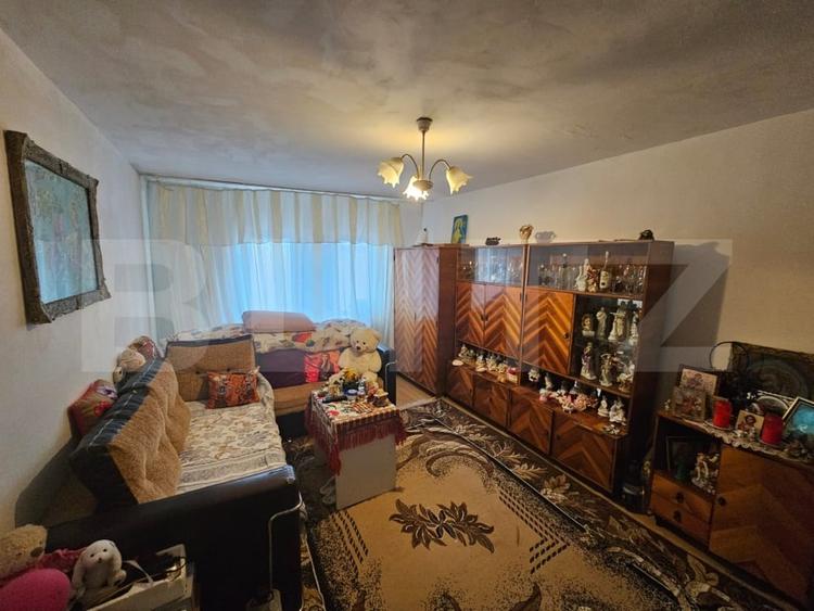 Apartament cu 3 camere decomandat, mobilat în Cetate