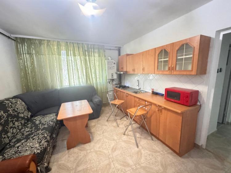 Apartament cu 2 camere semidecomandat în Abator