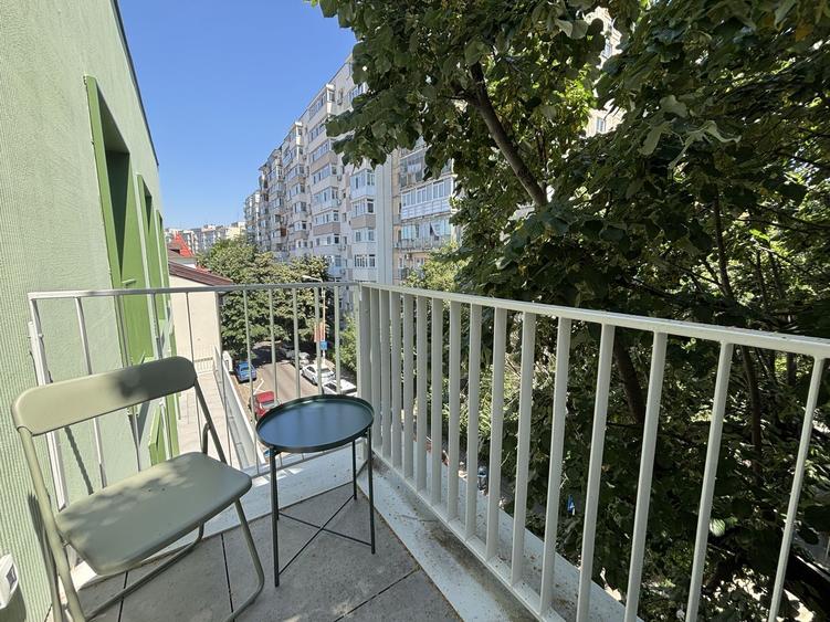 Apartament cu 2 camere semidecomandat, mobilat în Mihai Bravu