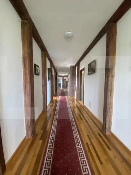 Casă cu 7 camere cu Teren 3000 Mp în Central