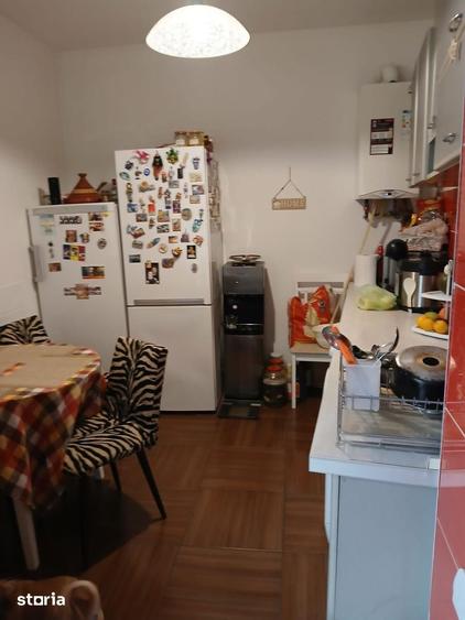 Apartament cu 2 camere semidecomandat în Centrul Civic