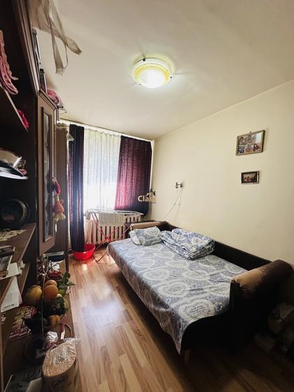 Apartament cu 4 camere semidecomandat, mobilat în Mănăștur