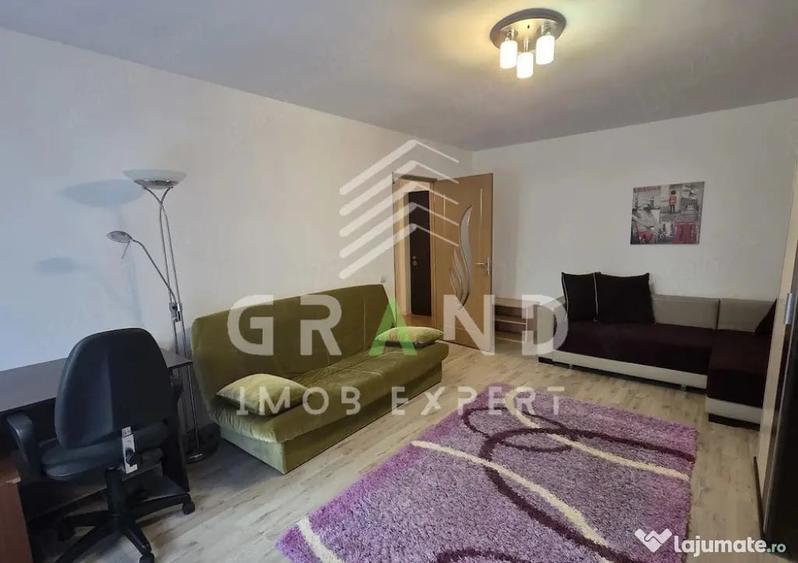 Garsonieră decomandată în Central