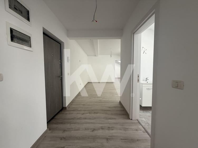 Apartament cu 3 camere semidecomandat în Stupini